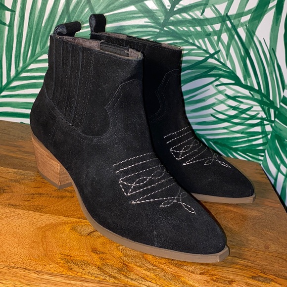 Band of Gypsies Shoes - Band Of Gypsies Black Leather Southwestern Ankle Boots Women’s 7.5